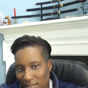 Meet your Posher, Deedee